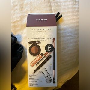Anastasia Beverly Hills stencil brow kit dark brown (medium)